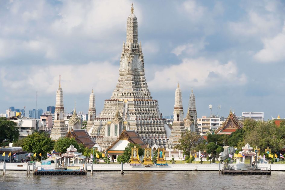Wat Arun Temple during daytime in Bangkok
