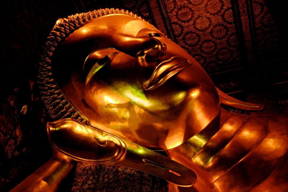 reclining golden buddha