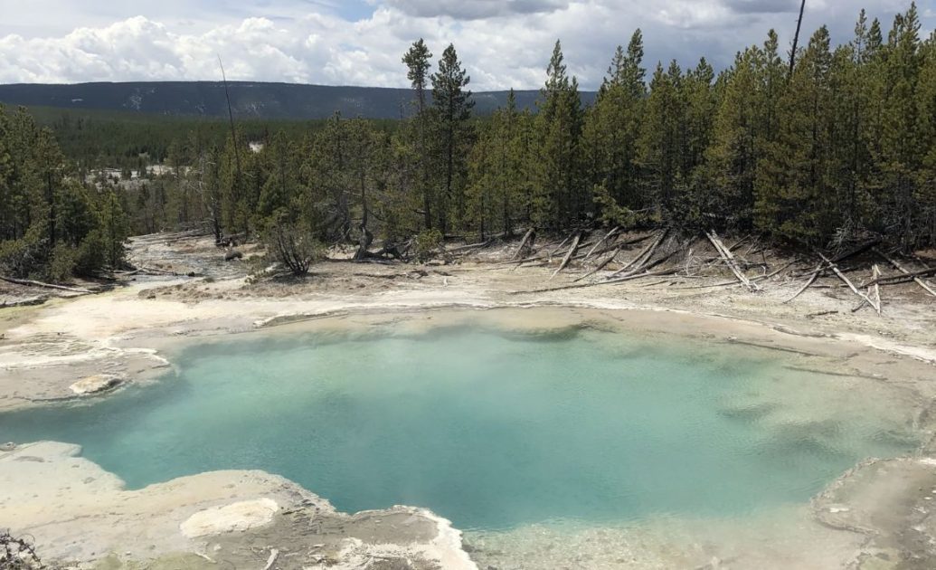 Hot pool Yellow Stone