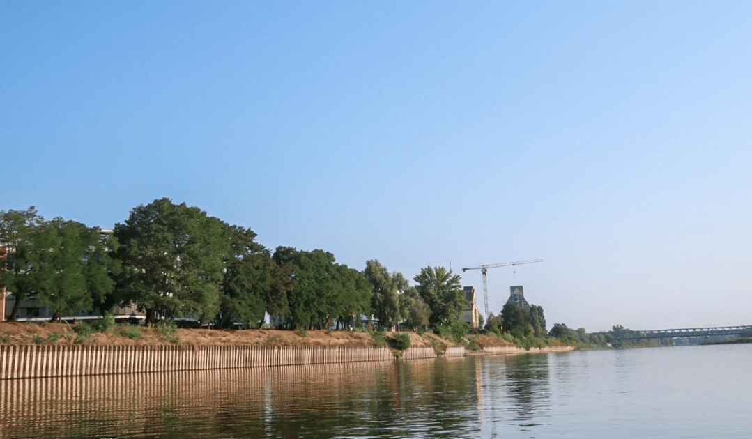 Kanu fahren auf der Elbe Magdeburg Anlegestelle